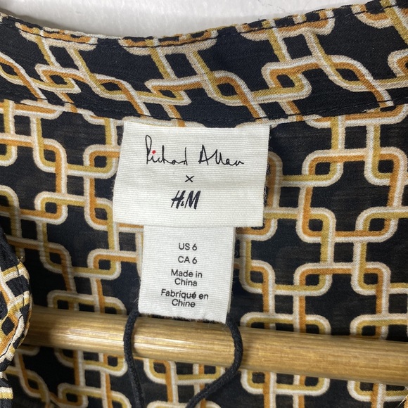 H&M x Richard Allan Black & Gold Geometric Print Blouse size 6 - Picture 5 of 7